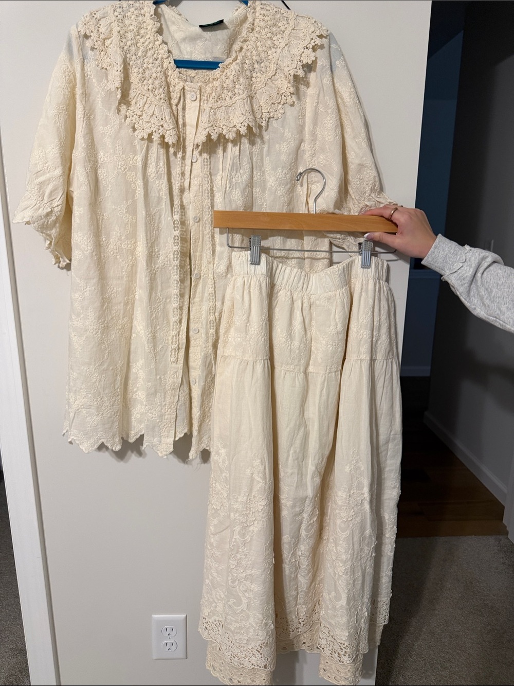 Cream Lace Tiered Maxi Skirt with Elastic Waist
